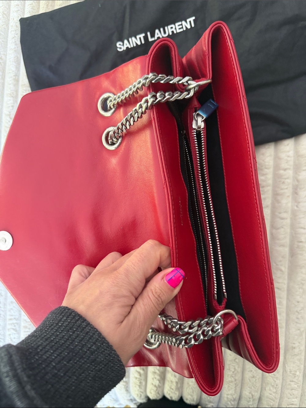 Saint Laurent Red Quilted Chevron Leather Shoulder Bag with Silver YSL Logo - Picture 4 of 6